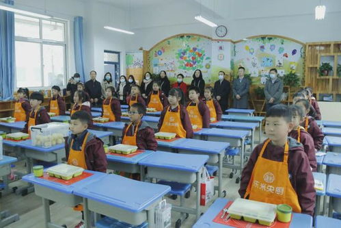 珠海市教育局來(lái)鄭州市實(shí)驗(yàn)小學(xué)觀(guān)摩午餐供餐工作